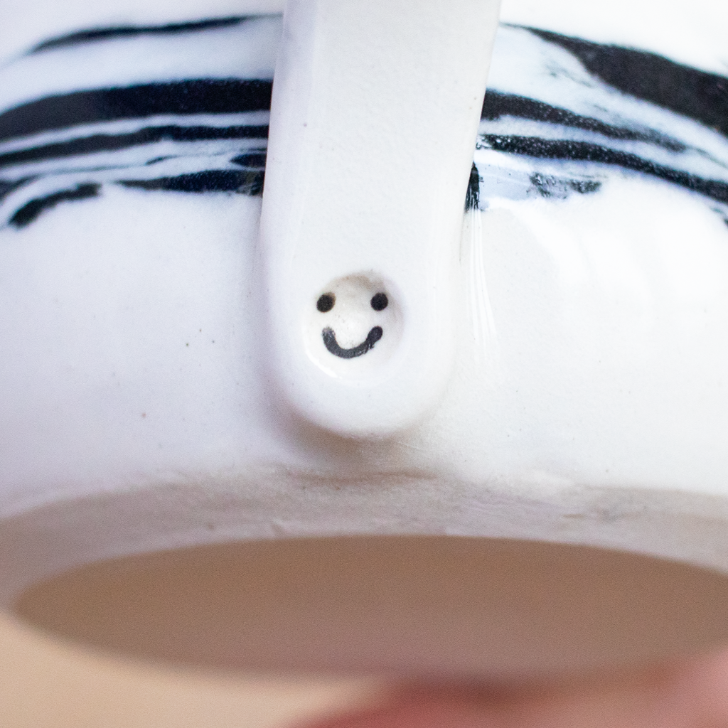 Black Flow 1 | Cappuccino Mug