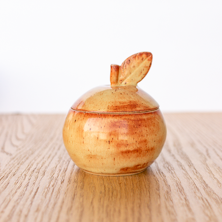 Shino Apple Jar